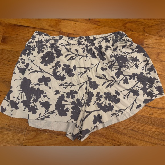 CALIA by Carrie Underwood Swim Collection Mid Rise Flutter Shorts Size S - Picture 2 of 5